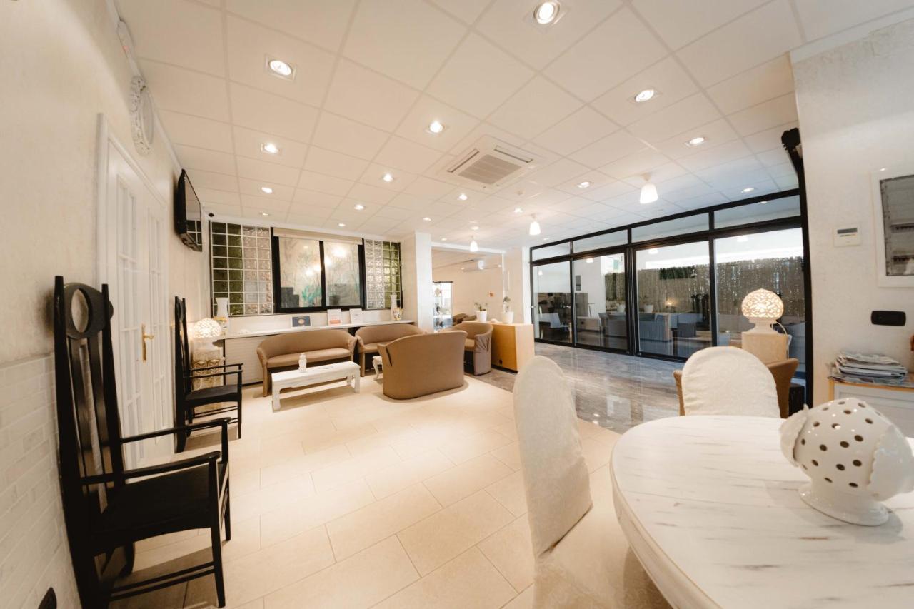 Accord Le Rose Hotel